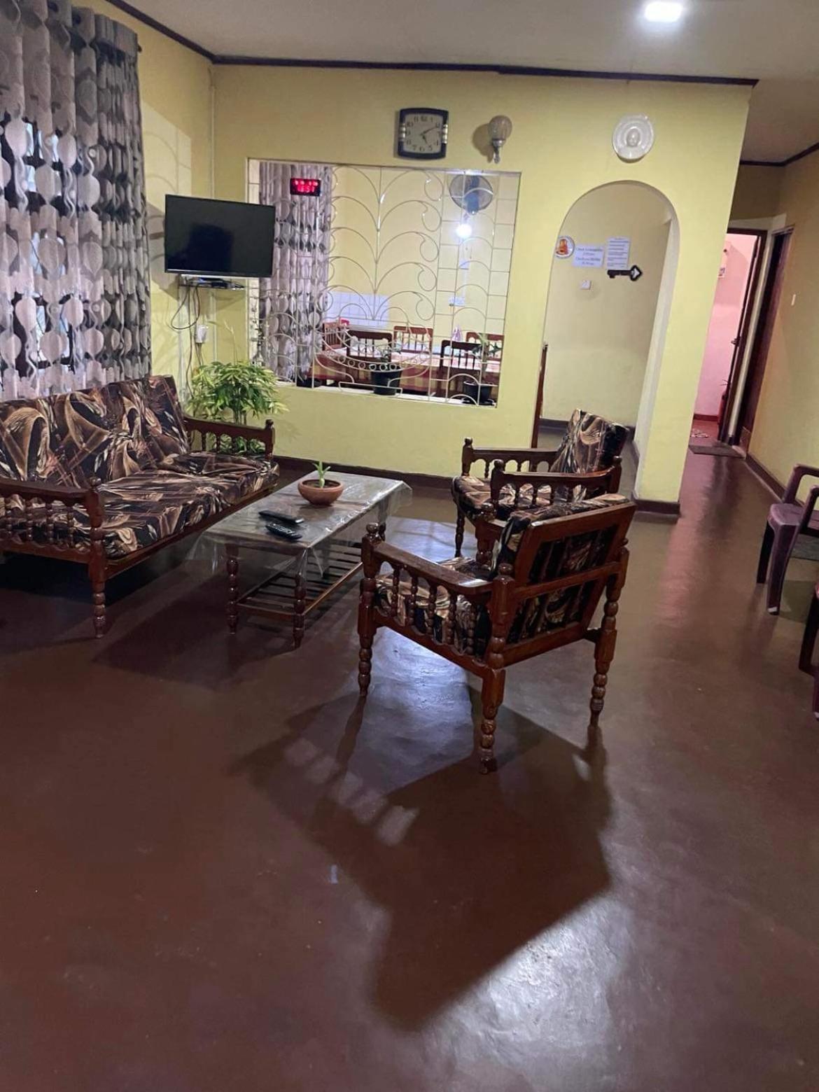 Olivia Homestay Anuradhapura Buitenkant foto