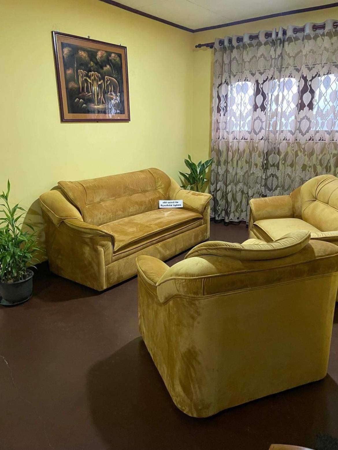 Olivia Homestay Anuradhapura Buitenkant foto
