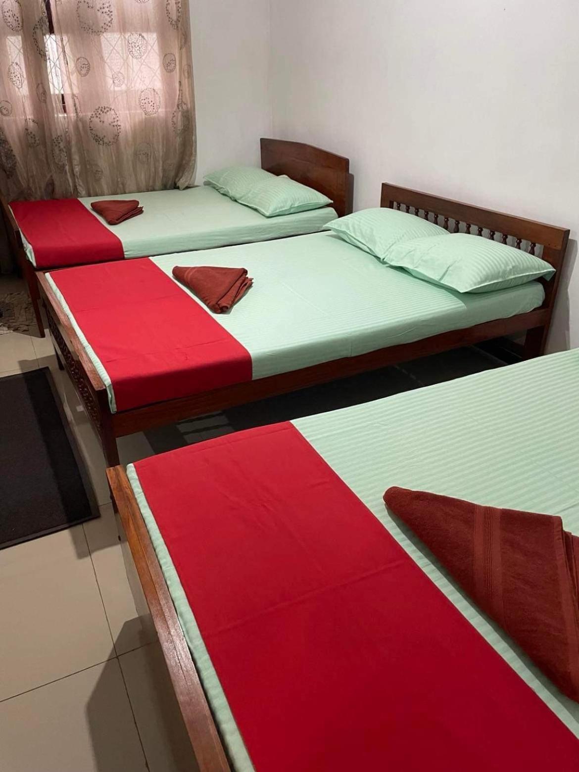 Olivia Homestay Anuradhapura Buitenkant foto