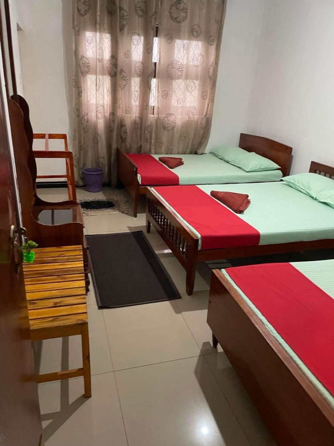 Olivia Homestay Anuradhapura Buitenkant foto