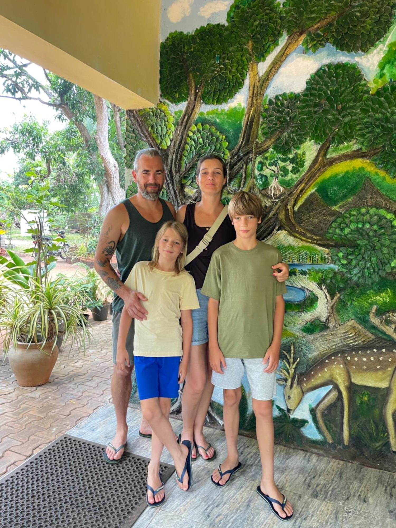 Olivia Homestay Anuradhapura Buitenkant foto