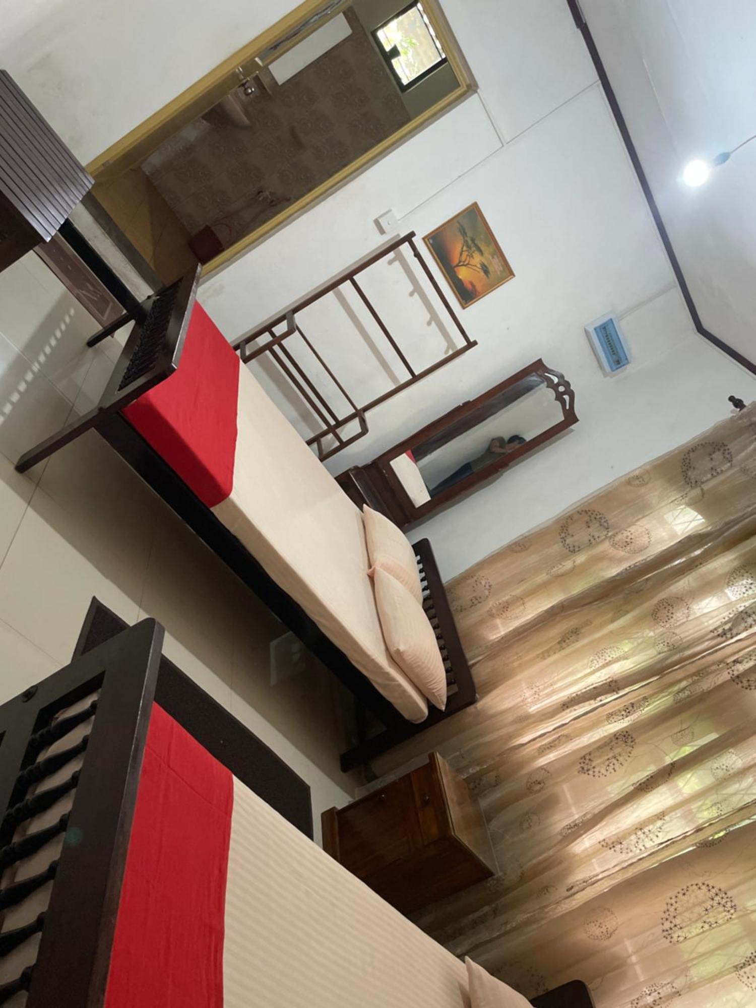 Olivia Homestay Anuradhapura Buitenkant foto