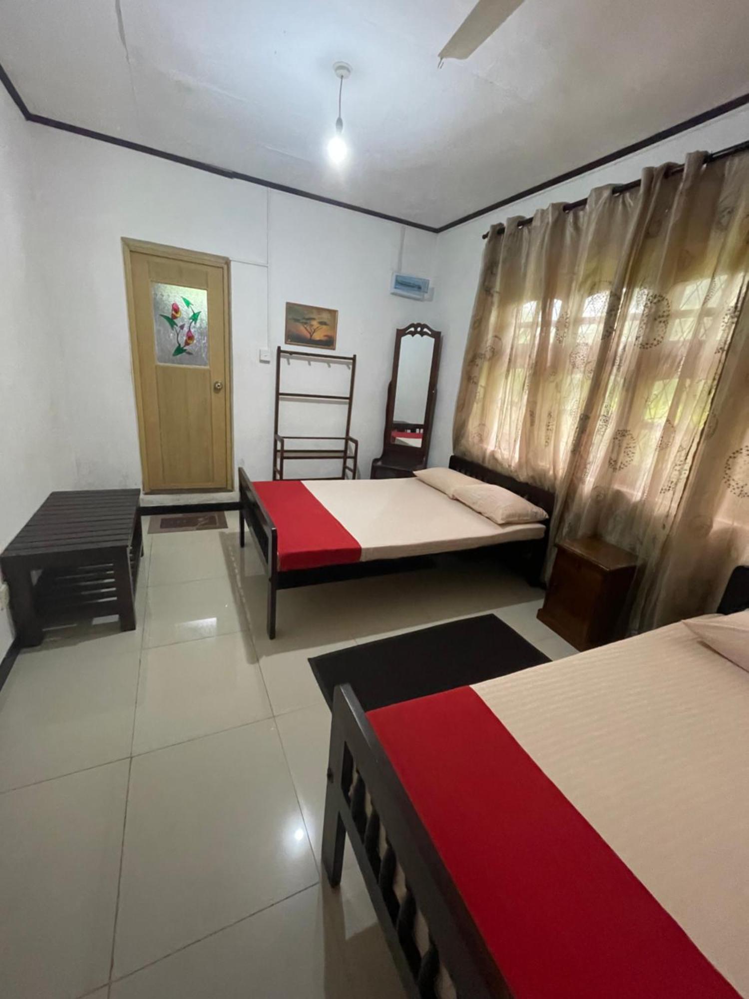 Olivia Homestay Anuradhapura Buitenkant foto