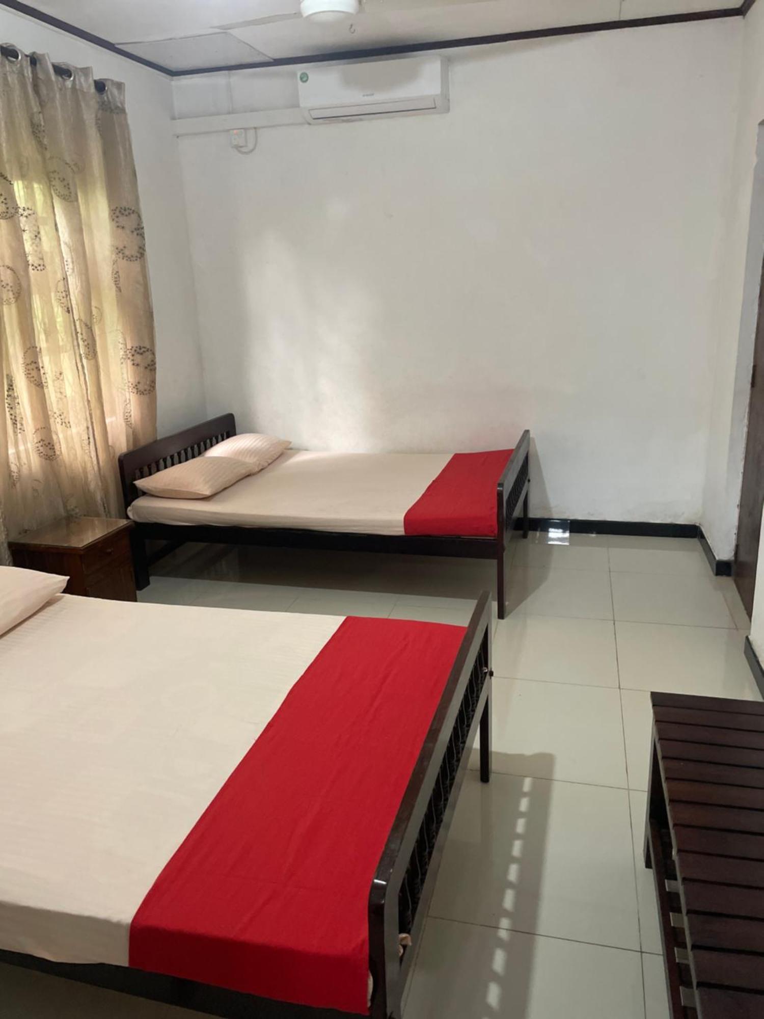 Olivia Homestay Anuradhapura Buitenkant foto