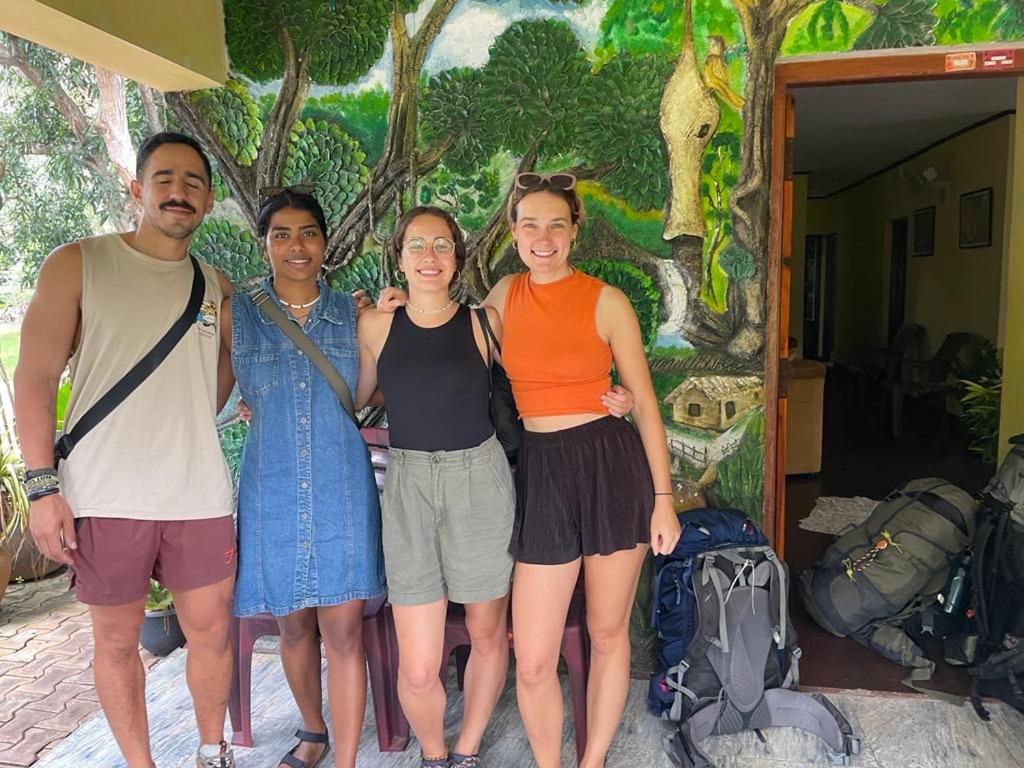 Olivia Homestay Anuradhapura Buitenkant foto